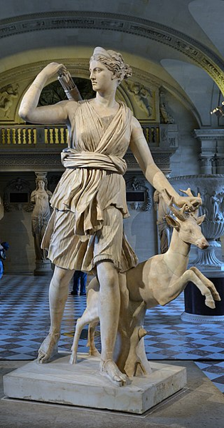 Diana di Versailles, versione romana del II secolo nella tradizione iconografica greca (Museo del Louvre, Parigi)