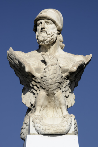 Busto di Cimone sulla spiaggia di Larnaca, Cipro