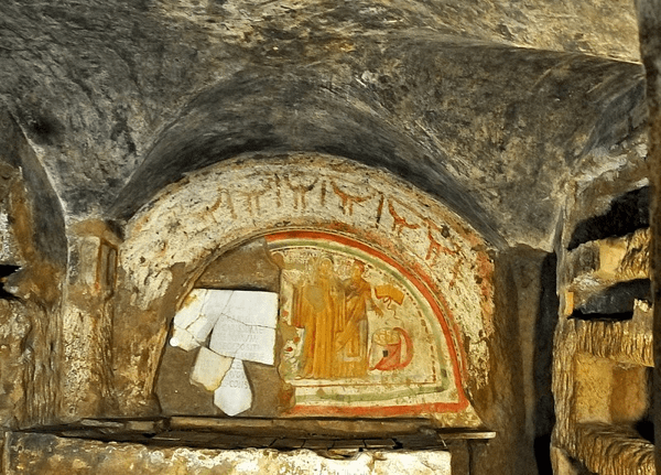 Le Catacombe di Santa Domitilla sono le meglio conservate e una delle più estese tra tutte le catacombe. Questa catacomba è unica anche in quanto ha una Basilica sotterranea di San Nereo e Sant'Achilleo del IV secolo. Le due donne nell'affresco sono Veneranda e Petronilla